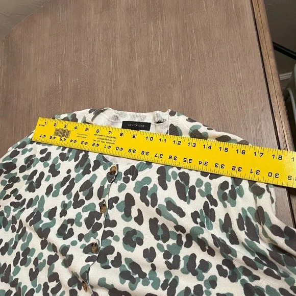 Women’s Ann Taylor Button Down Top Size Medium - Picture 6 of 7